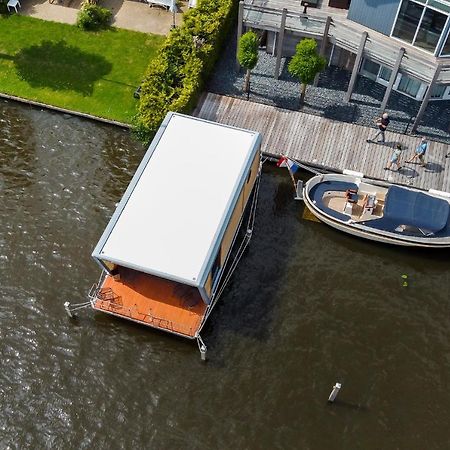 מלון חראו Luxe Houseboat Skoft מראה חיצוני תמונה