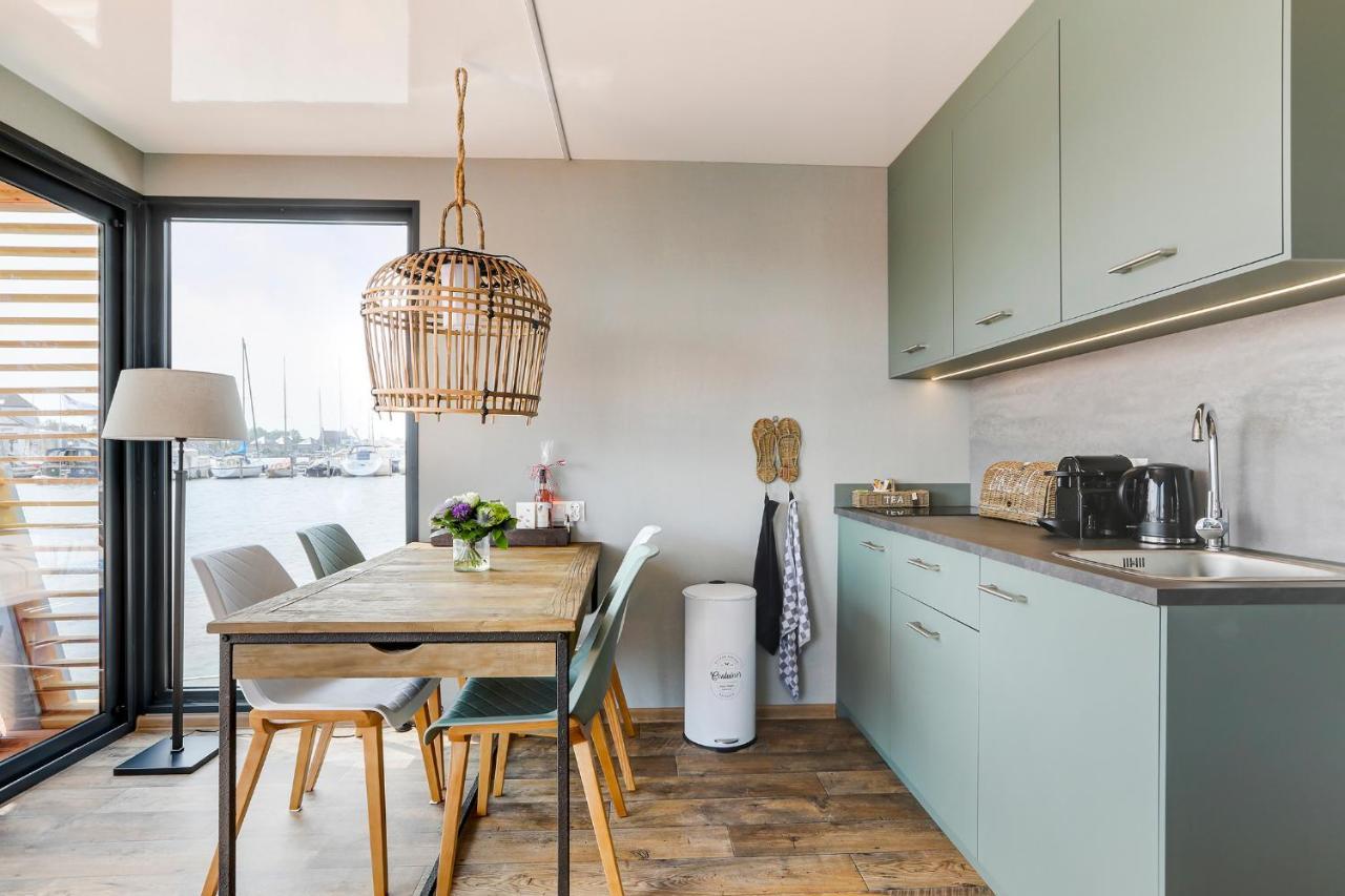 מלון חראו Luxe Houseboat Skoft מראה חיצוני תמונה