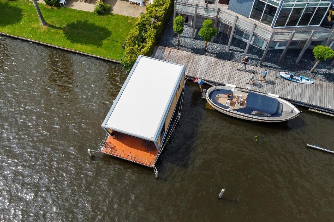 מלון חראו Luxe Houseboat Skoft מראה חיצוני תמונה