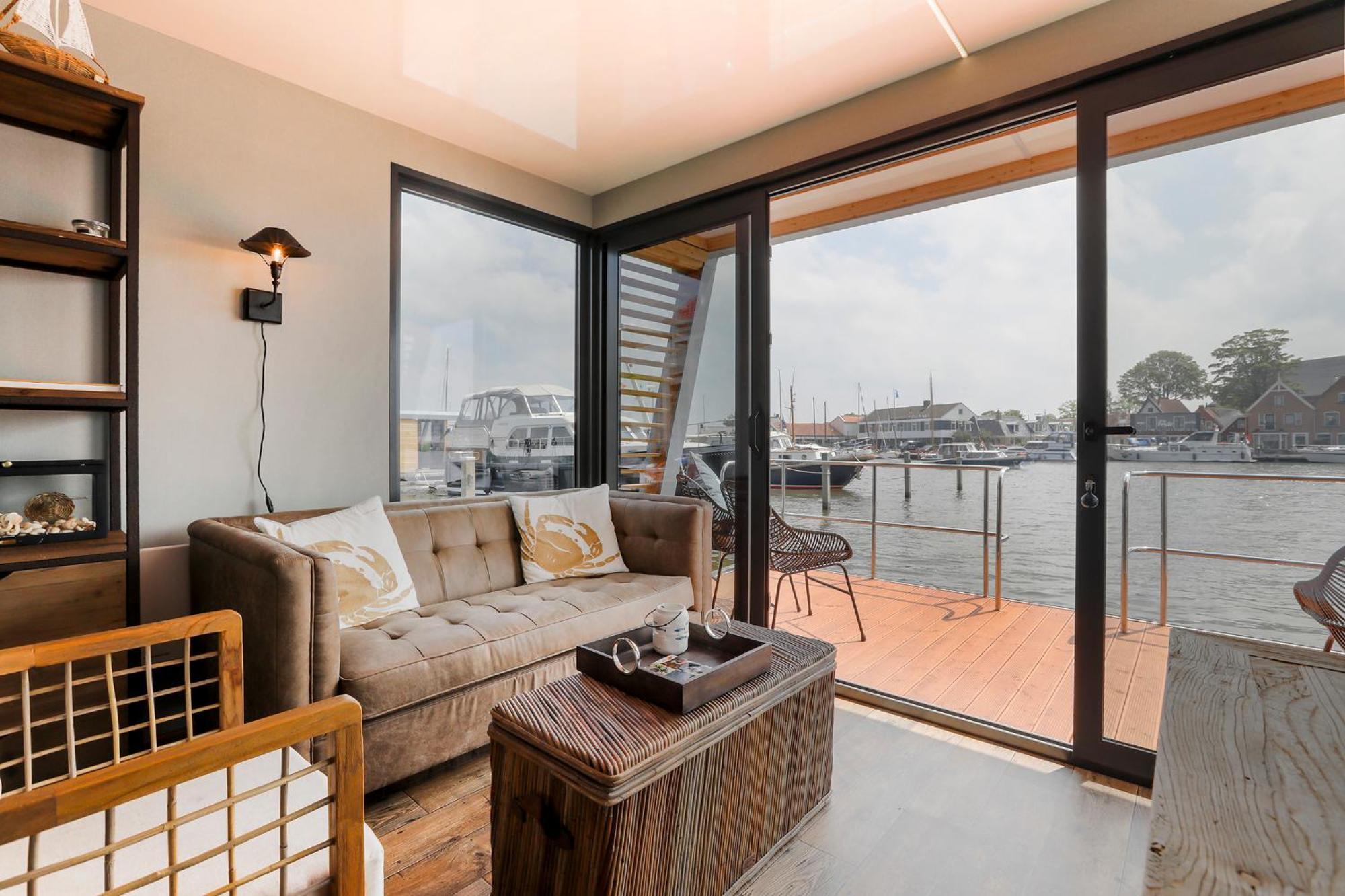 מלון חראו Luxe Houseboat Skoft מראה חיצוני תמונה